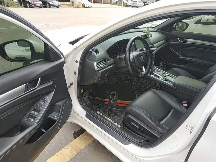 Фото 16 - Honda Inspire