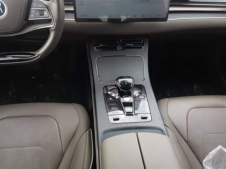 Фото 14 - BYD Han