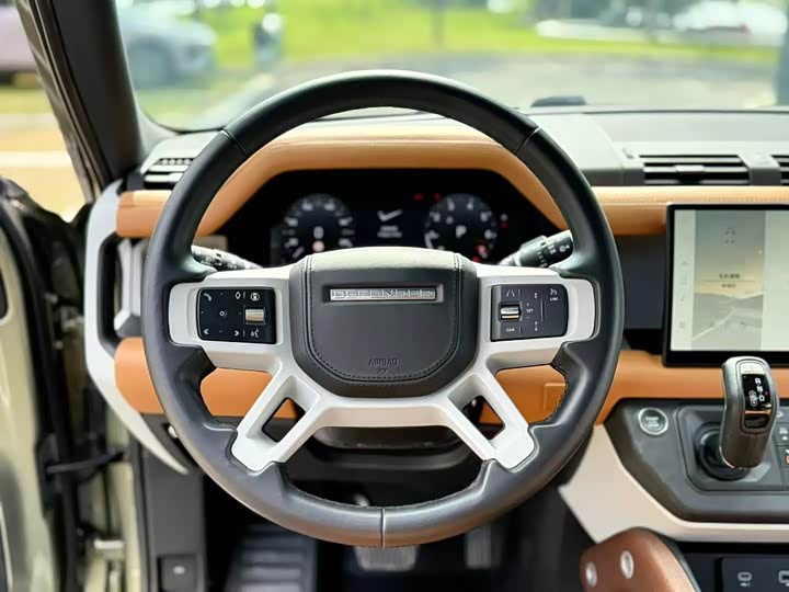 Фото 9 - Land Rover Defender