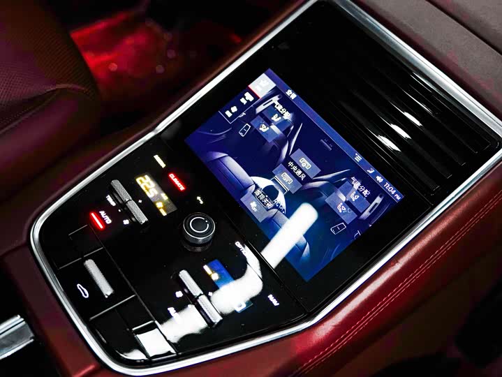 Фото 11 - Porsche Panamera