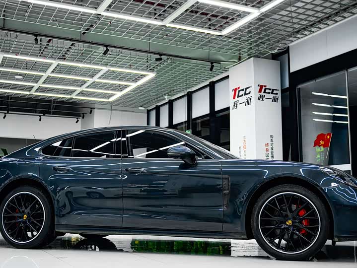 Фото 5 - Porsche Panamera