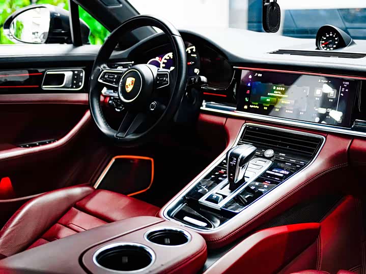 Фото 8 - Porsche Panamera