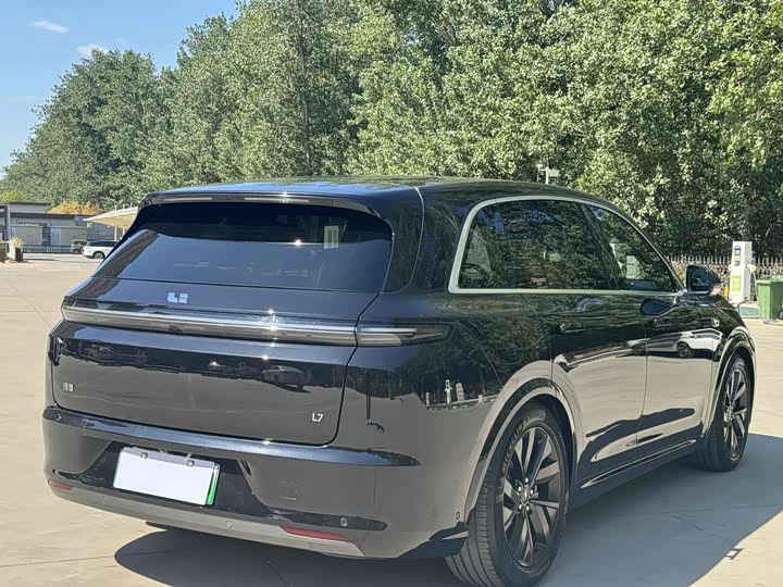 Фото 11 - LiXiang L7