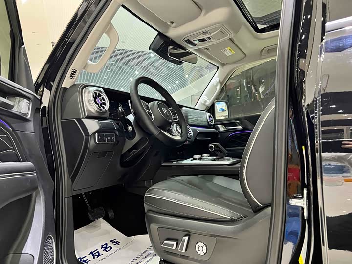 Фото 3 - Tank 300