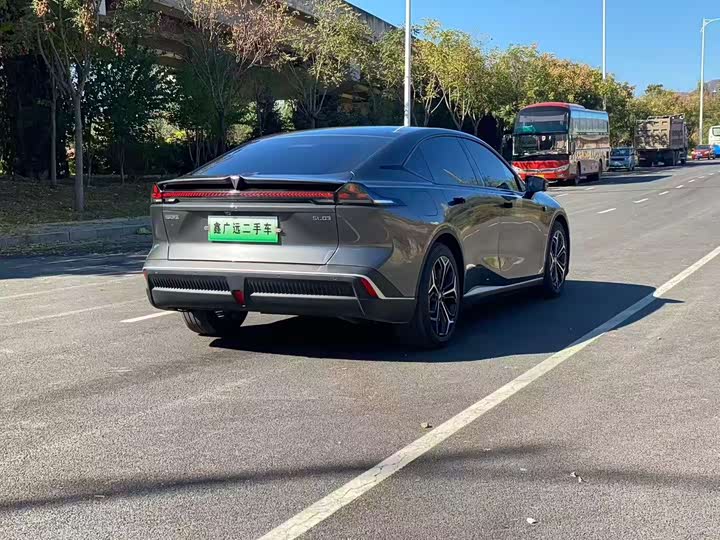 Фото 4 - Changan Deepal SL03