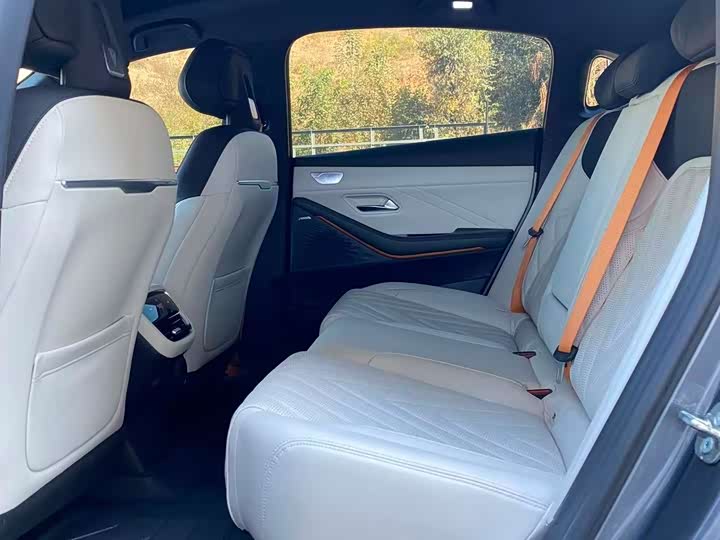 Фото 8 - Changan Deepal SL03