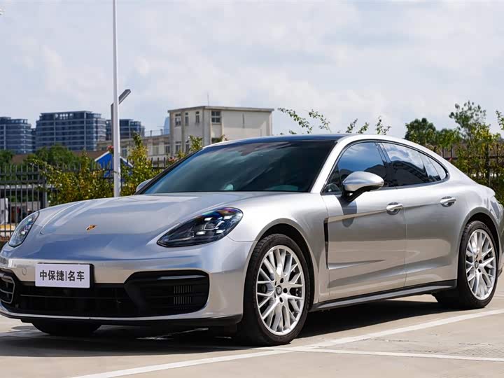 Фото 1 - Porsche Panamera