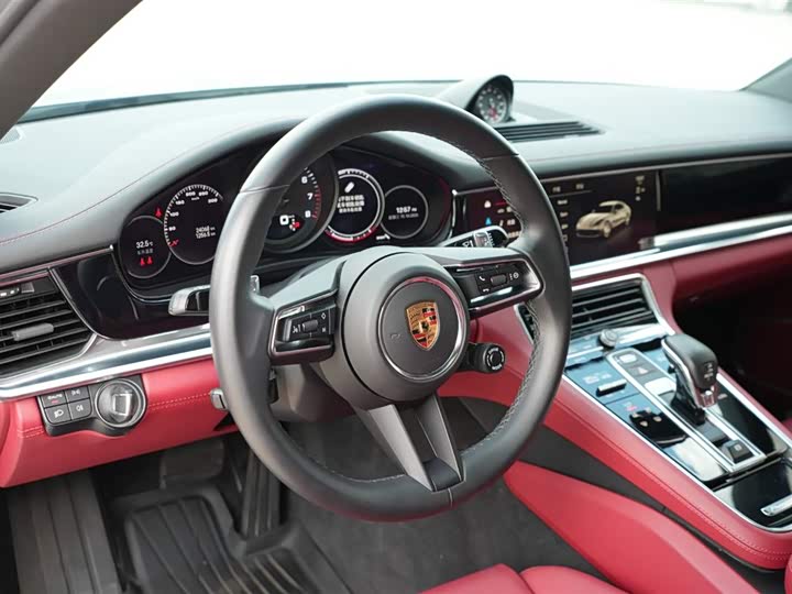 Фото 13 - Porsche Panamera