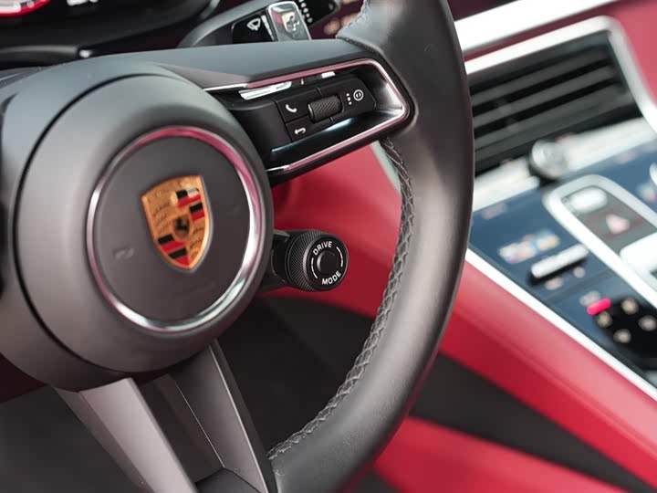 Фото 14 - Porsche Panamera