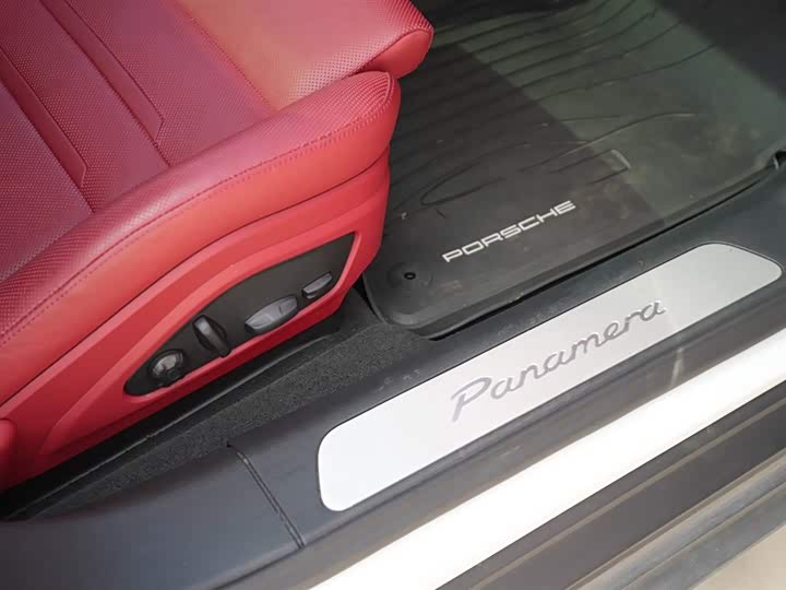 Фото 22 - Porsche Panamera