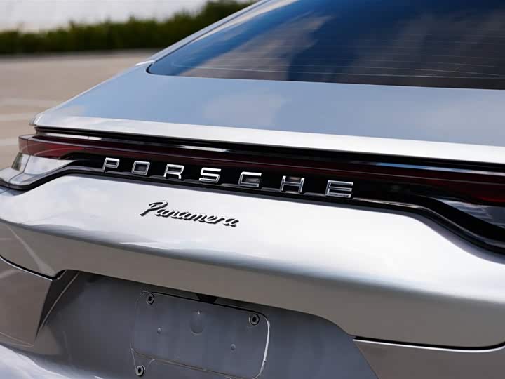 Фото 25 - Porsche Panamera