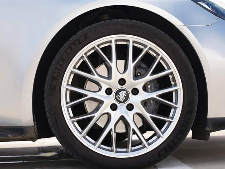 Фото 26 - Porsche Panamera