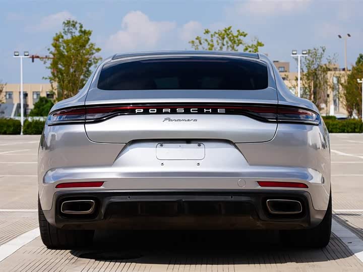 Фото 29 - Porsche Panamera