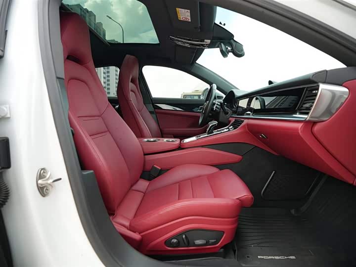 Фото 7 - Porsche Panamera