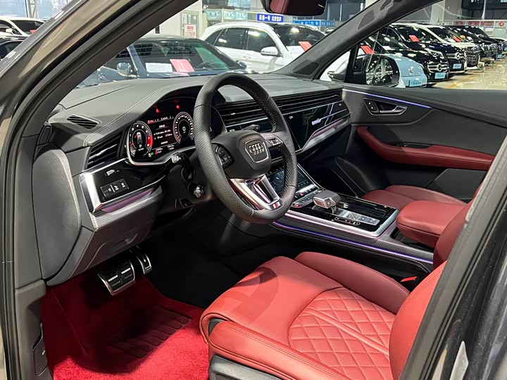 Фото 13 - Audi SQ7