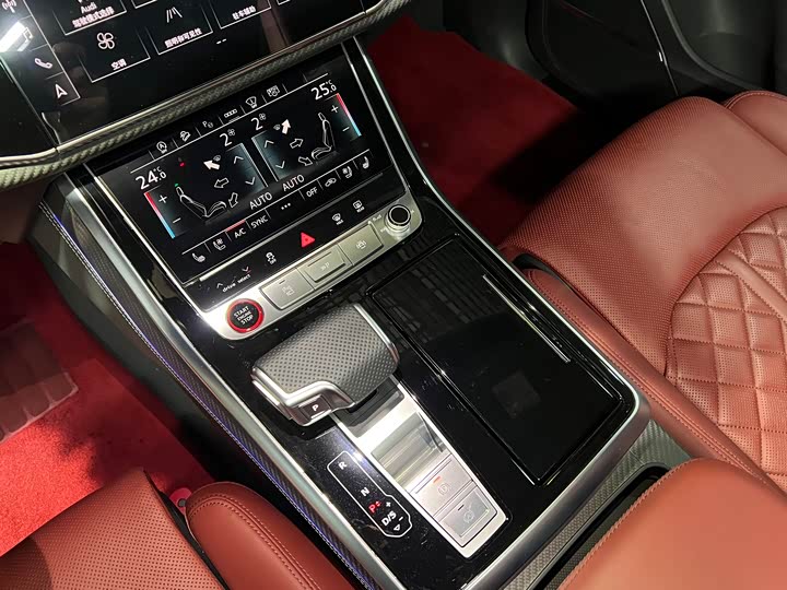 Фото 15 - Audi SQ7