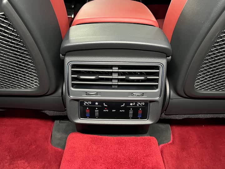 Фото 22 - Audi SQ7