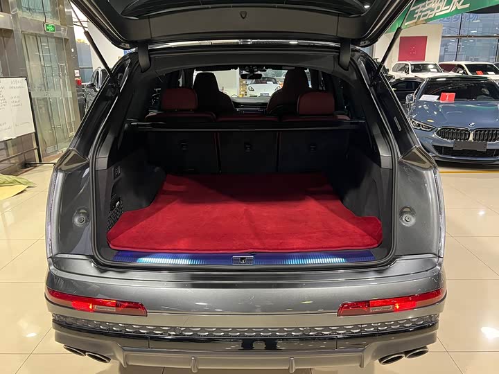 Фото 26 - Audi SQ7