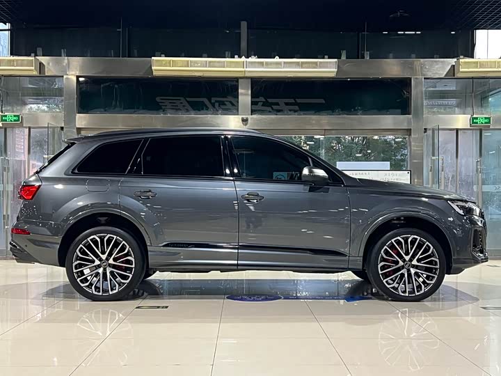 Фото 7 - Audi SQ7