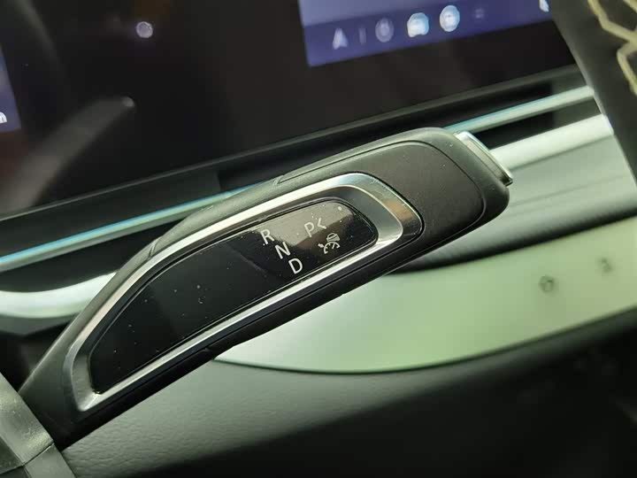 Фото 13 - Maxus G90