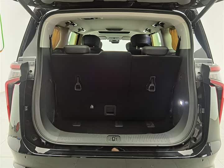 Фото 16 - Maxus G90