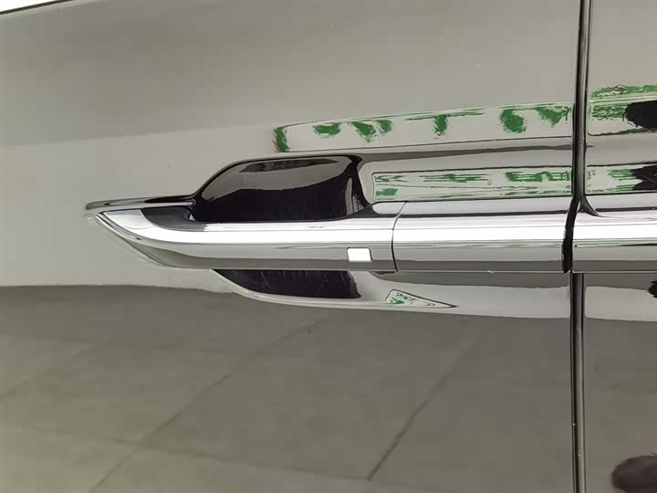 Фото 18 - Maxus G90