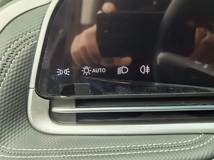 Фото 21 - Maxus G90