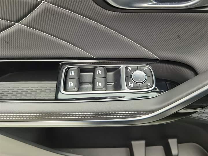 Фото 9 - Maxus G90