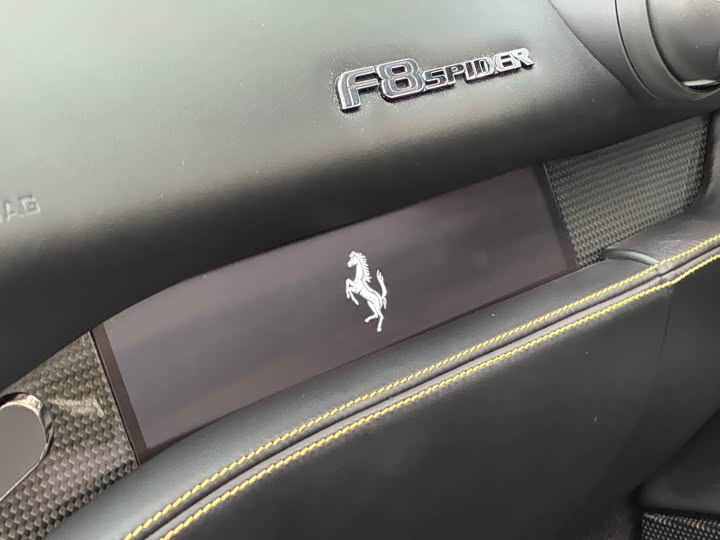 Фото 14 - Ferrari F8