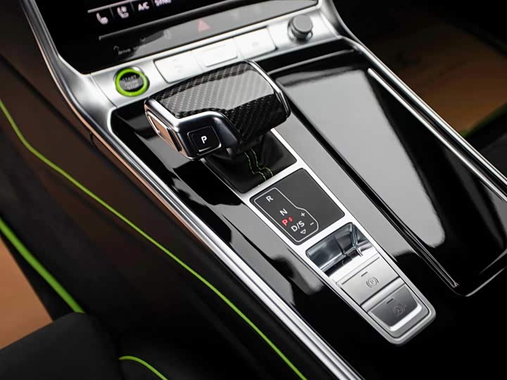 Фото 16 - Audi RS 6