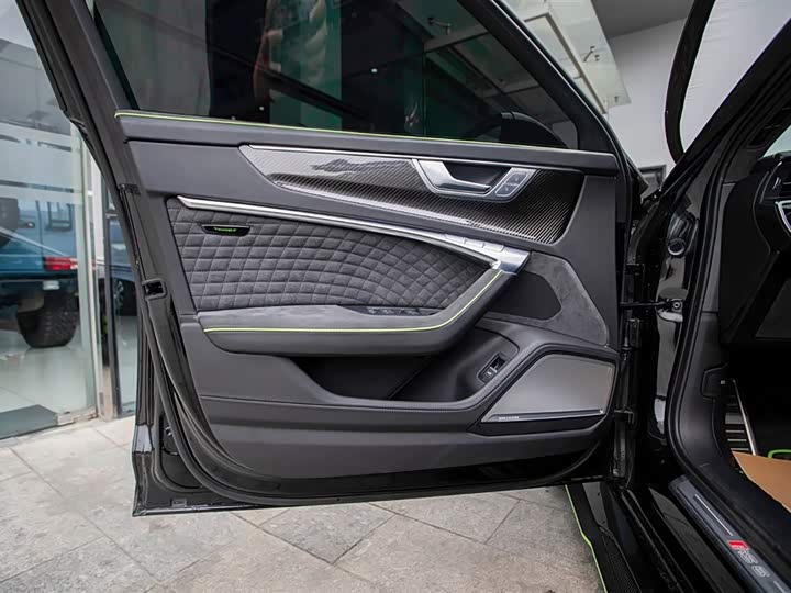 Фото 18 - Audi RS 6