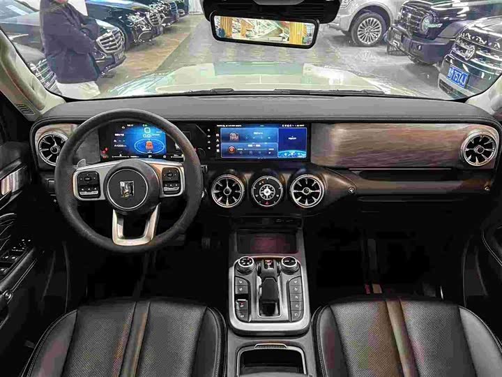 Фото 5 - Tank 300