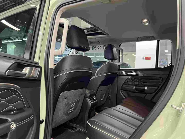 Фото 6 - Tank 300