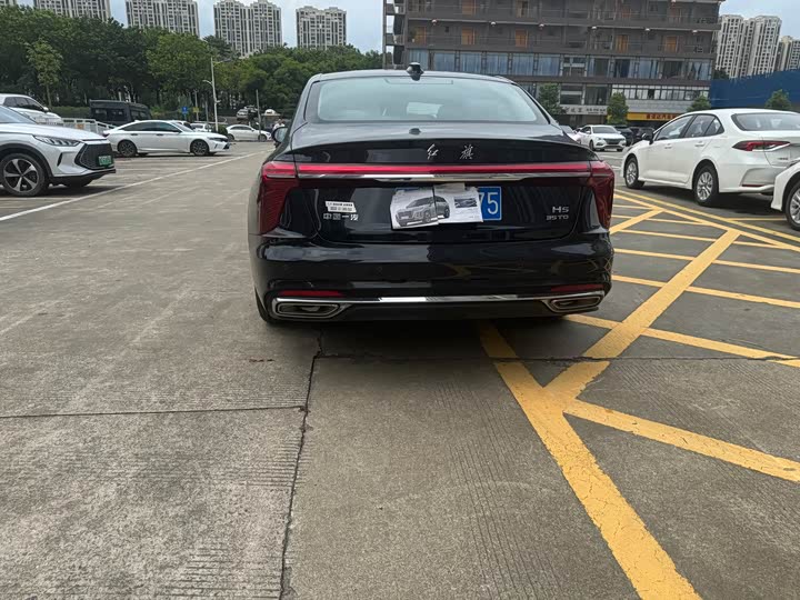 Фото 9 - Hongqi H5