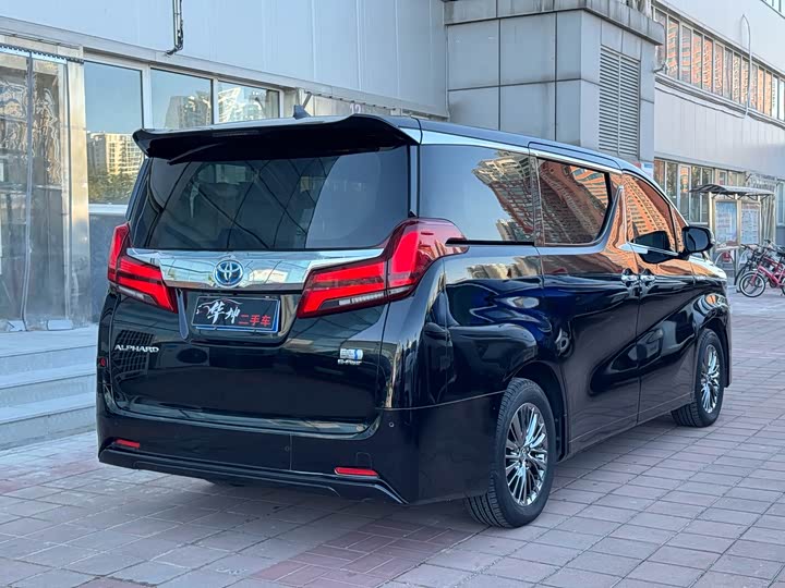 Фото 21 - Toyota Alphard