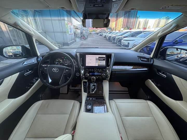 Фото 6 - Toyota Alphard