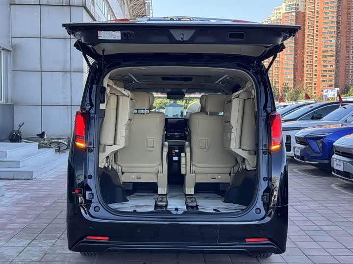 Фото 7 - Toyota Alphard