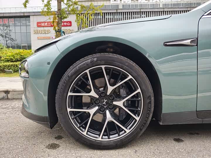 Фото 12 - XPeng P7