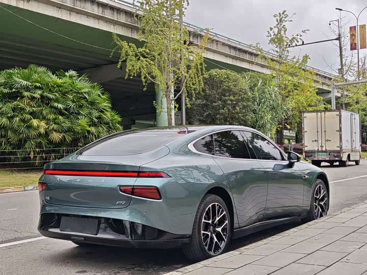 Фото 14 - XPeng P7