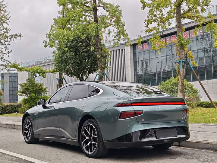 Фото 16 - XPeng P7