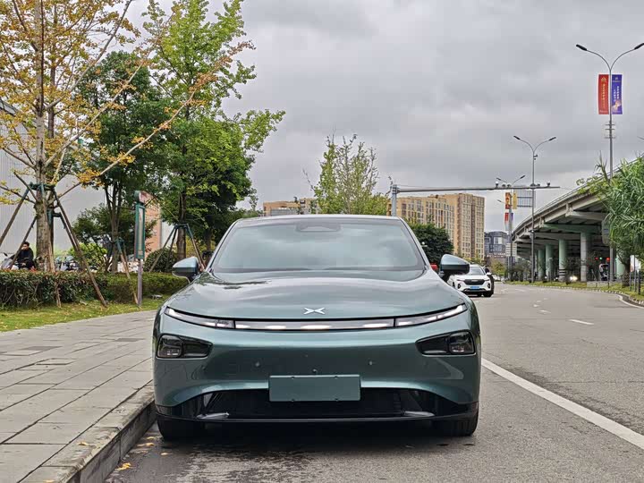 Фото 2 - XPeng P7