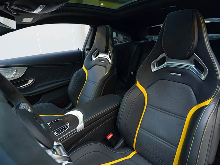 Фото 16 - Mercedes-Benz C-Class AMG