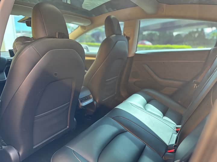 Фото 6 - Tesla Model 3