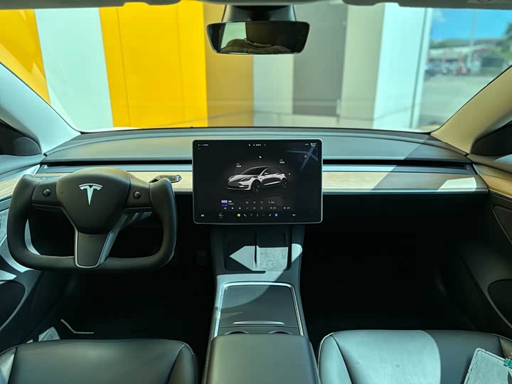 Фото 7 - Tesla Model 3