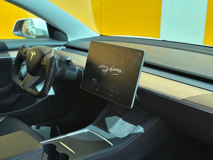 Фото 9 - Tesla Model 3