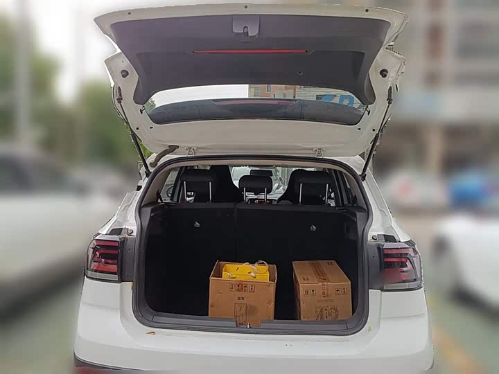 Фото 10 - Volkswagen T-Cross