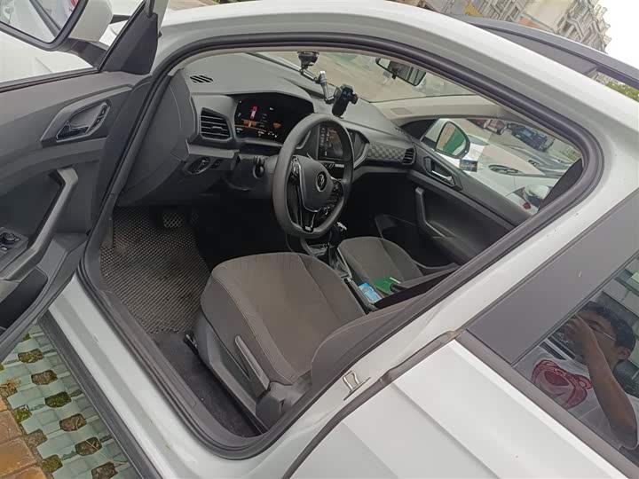 Фото 14 - Volkswagen T-Cross