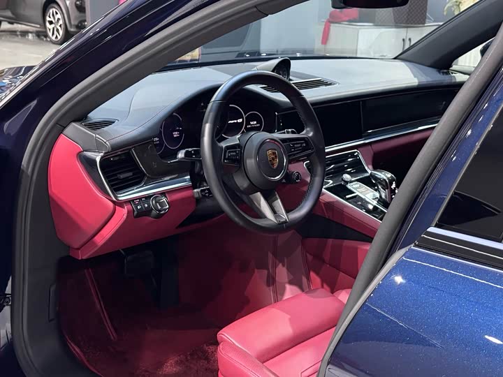 Фото 10 - Porsche Panamera