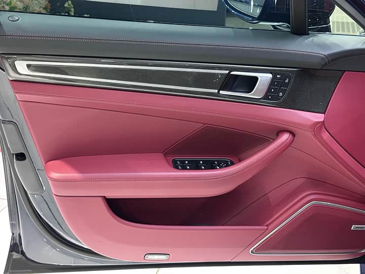 Фото 11 - Porsche Panamera