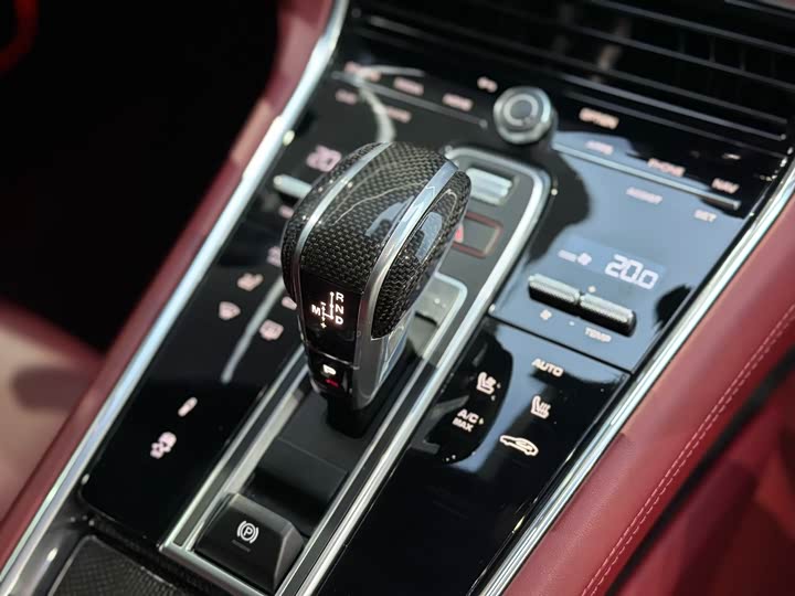 Фото 18 - Porsche Panamera